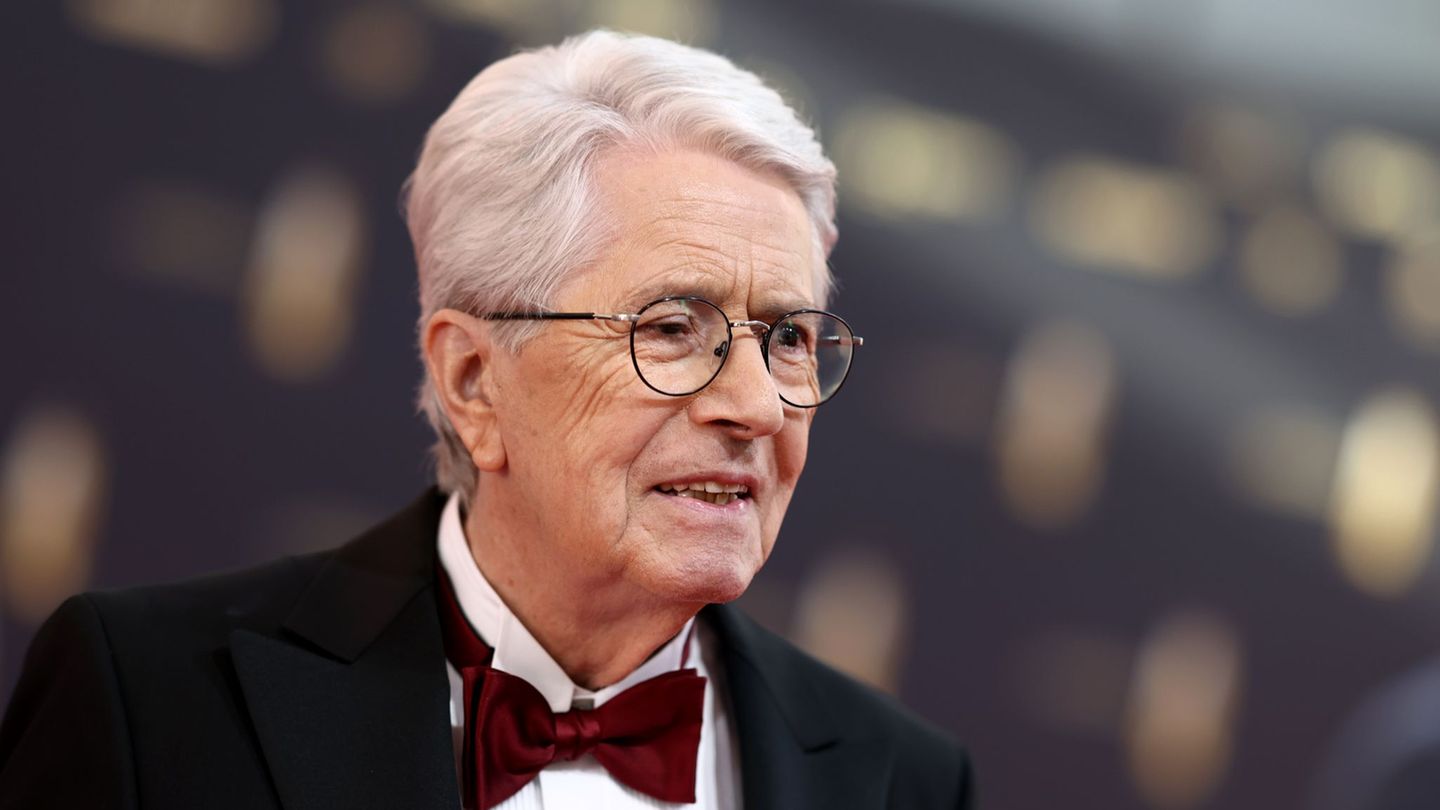 Moderator Frank Elstner erhält den Grimme-Preis für seine Verdienste um das Fernsehen und sein Engagement für Parkinson-Erkrankt