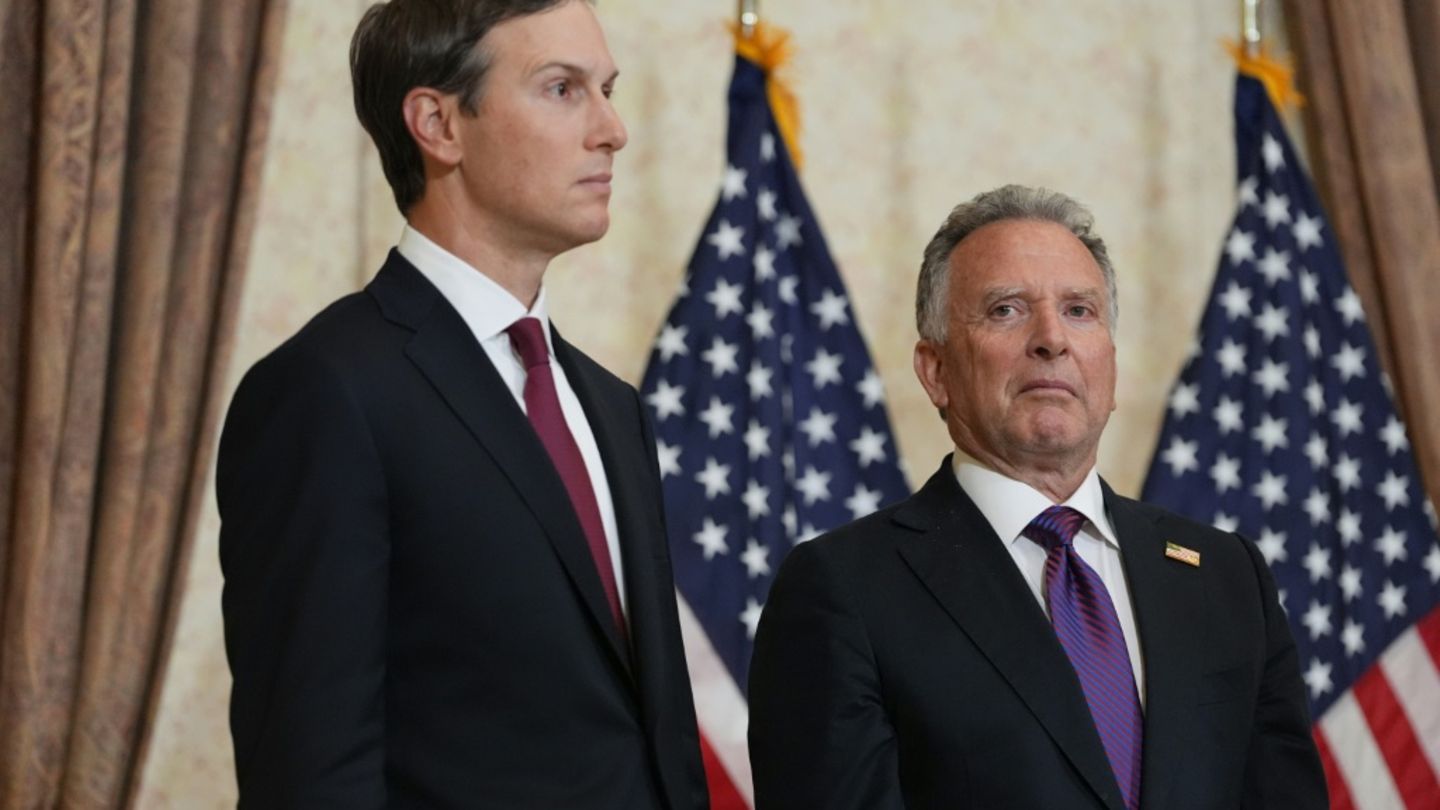Witkoff (r.) und Kushner am 12. April in Islamabad