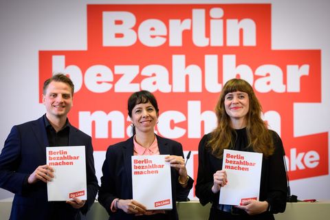Beim Landesparteitag wollen Spitzenkandidatin Elif Eralp (M) sowie die Landesvorsitzenden Maximilian Schirmer (l) und Kerstin Wo