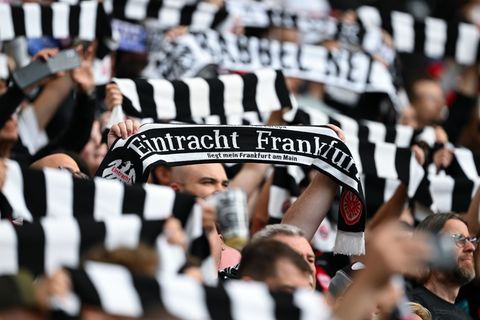 Eintracht Frankfurt hofft beim FC Augsburg auf etwas Zählbares. (Archivbild) Foto: Florian Wiegand/dpa