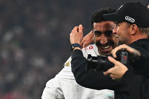 Wollen auch gegen Bremen wieder gemeinsam jubeln: Tiago Tomas und Sebastian Hoeneß vom VfB Stuttgart. Foto: Tom Weller/dpa