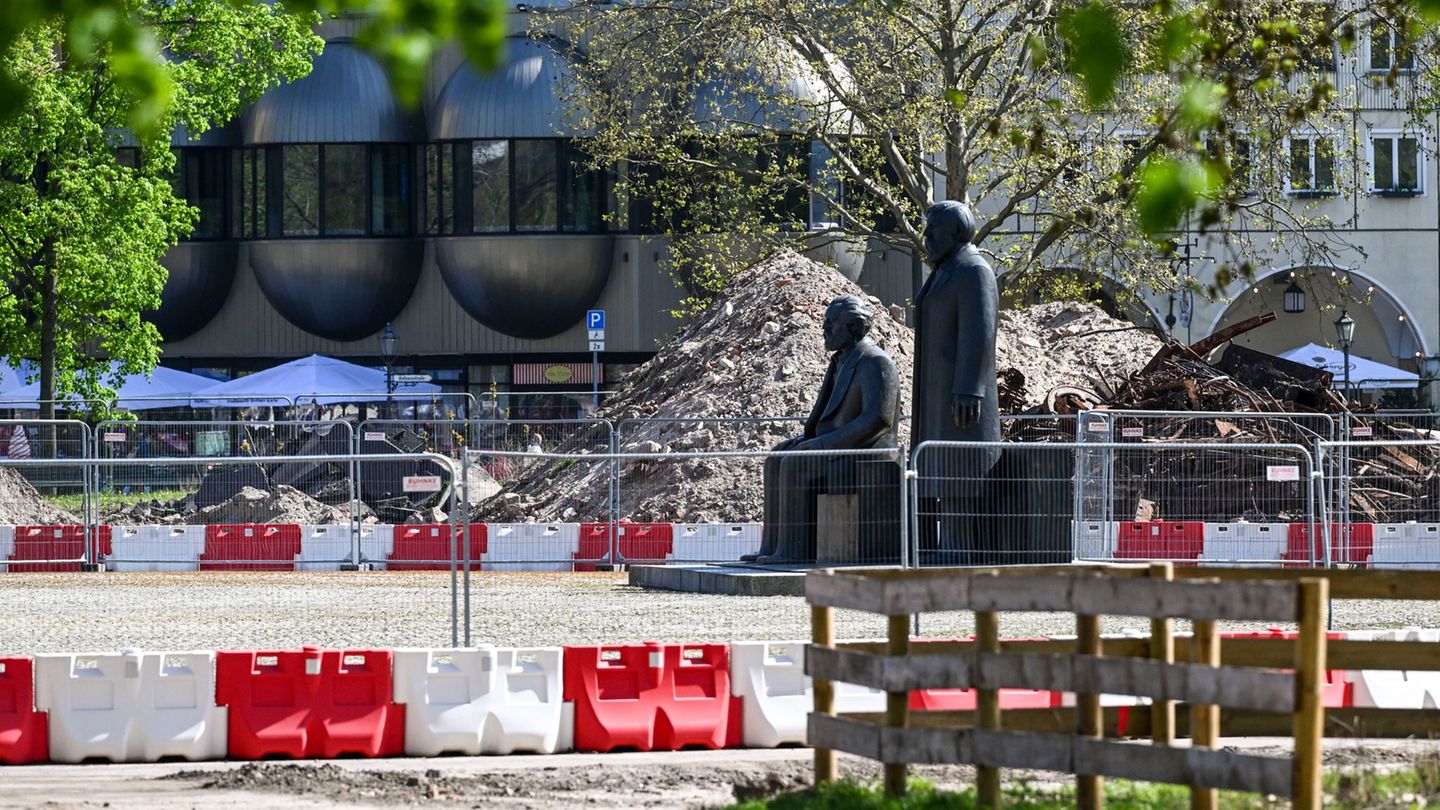 Stadtentwicklung: Das Marx-Engels-Forum bleibt noch lange gesperrt