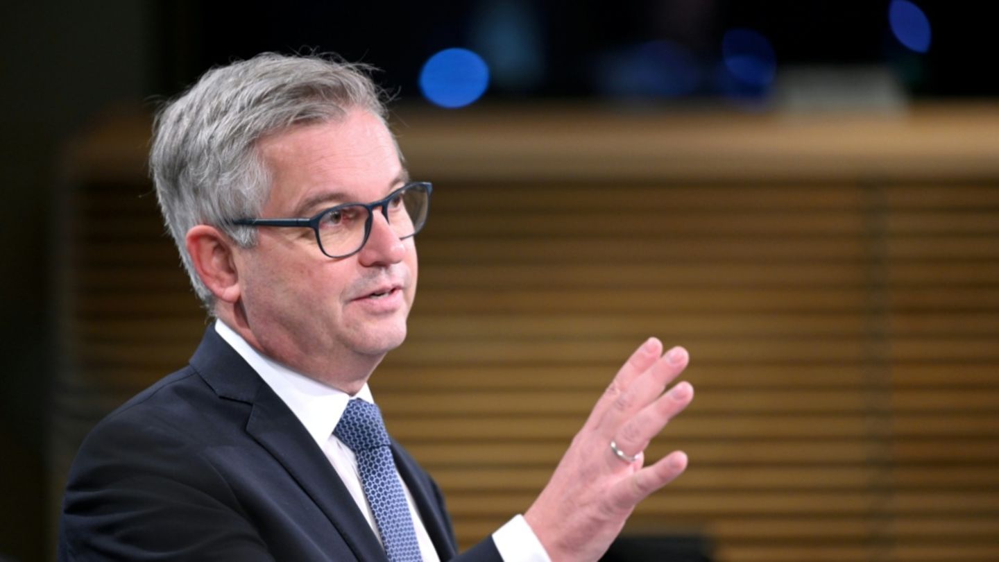 EU-Kommissar: Zahl der Abschiebungen deutlich gestiegen