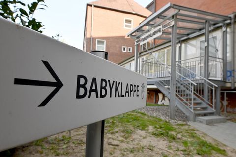 Vor knapp 26 Jahren wurde die erste Babyklappe in Schleswig-Holstein eröffnet, mittlerweile gibt es fünf von ihnen im nördlichst