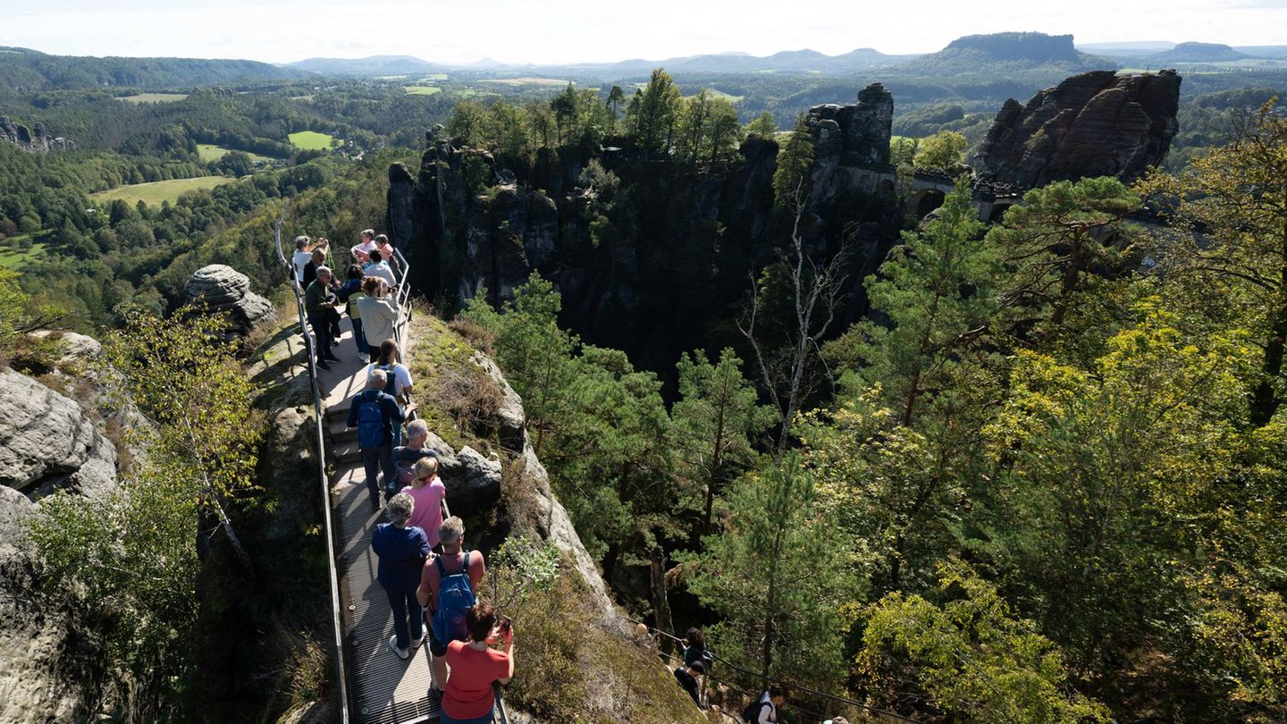 Natur: Wandersaison startet – Wegewarte sorgen für Sicherheit