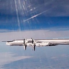 Russlands Bomber Tupolew Tu-95 greift Ukraine an