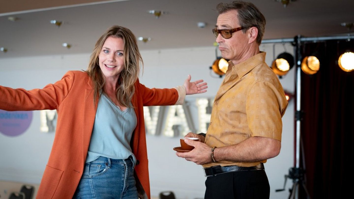 Wiedersehen der "Berlin, Berlin"-Stars in "Neuer Wind im Alten Land: Miss Altes Land": Beke (Felicitas Woll) empört sich über