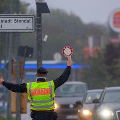 Sachsen-Anhalts Polizei hat bei Großkontrollen viele Temposünder erwischt. (Archivbild) Foto: Klaus-Dietmar Gabbert/dpa