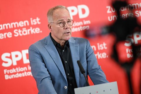 SPD-Fraktionschef Matthias Miersch warnt vor anhaltenden wirtschaftlichen Auswirkungen wegen der Blockade der Straße von Hormus.