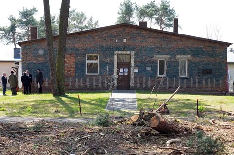 Brandenburgs Ministerpräsident Dietmar Woidke (SPD) hat das Engagement des Vereins Gedenkstätte KZ-Außenlager Schlieben-Berga ge