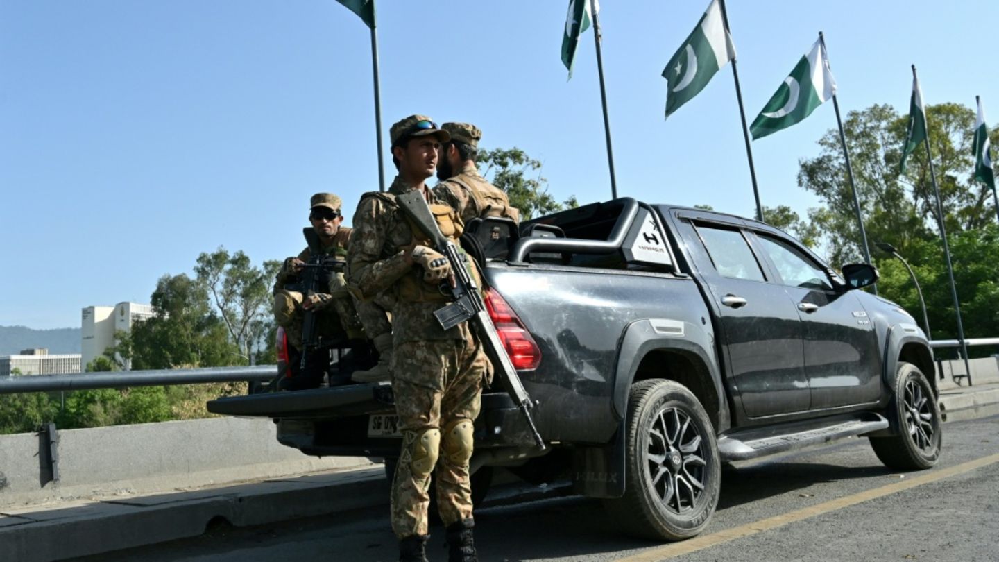 Sicherheitskräfte in Islamabad vor Iran-Gesprächen