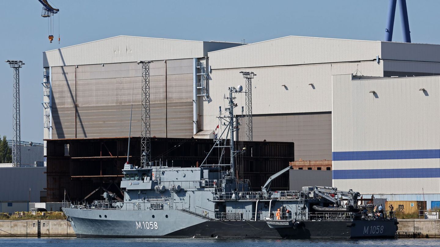 Das Minenjagdboot "Fulda" soll demnächst ins Mittelmeer verlegt werden. (Archivbild) Foto: Bernd Wüstneck/dpa