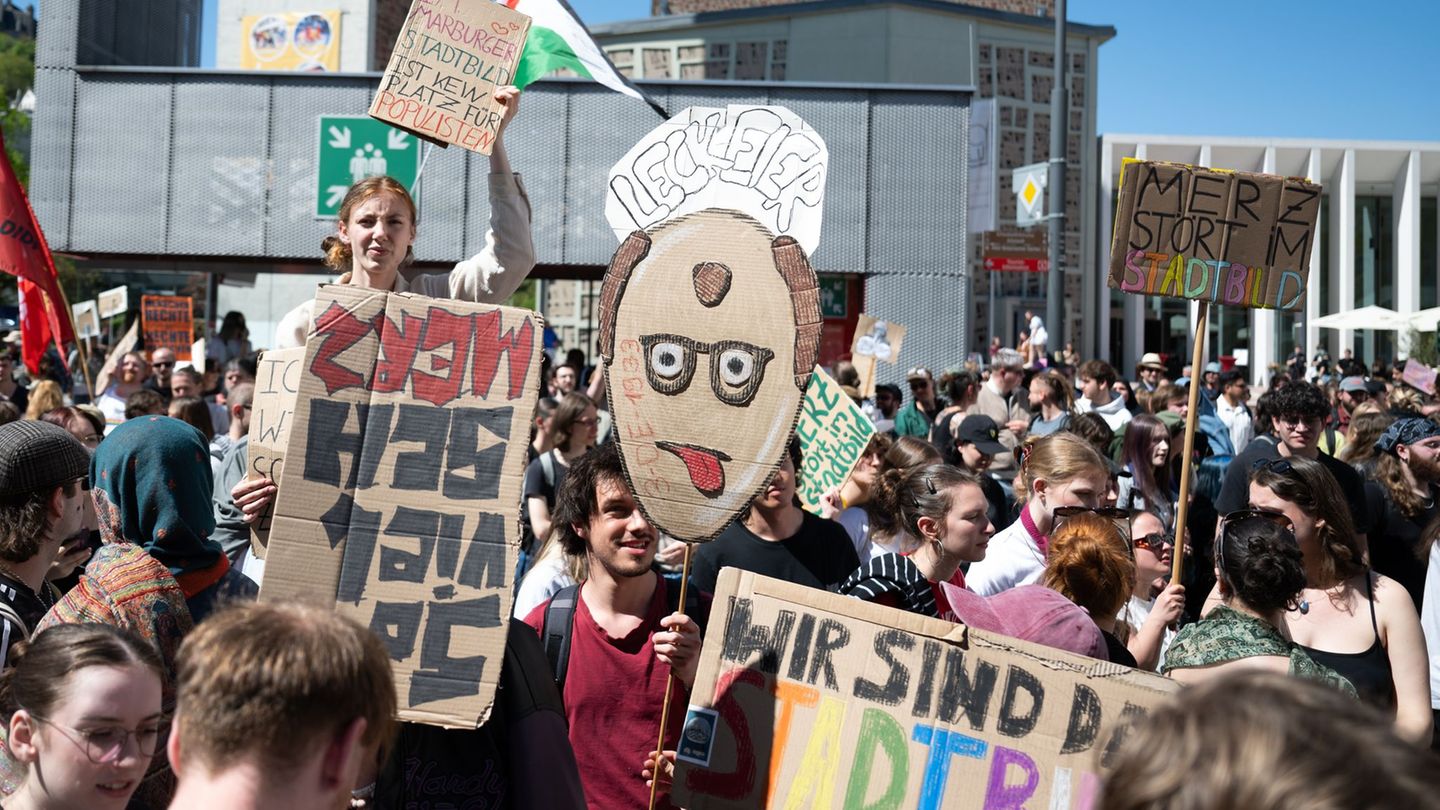 Tausende demonstrierten gegen die Politik der Bundesregierung. Foto: Florian Wiegand/dpa