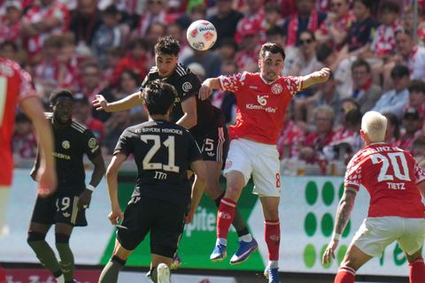 Die Meister-Bayern fanden in Mainz lange Zeit nicht ins Spiel - drehten dann aber auf. Foto: Thomas Frey/dpa
