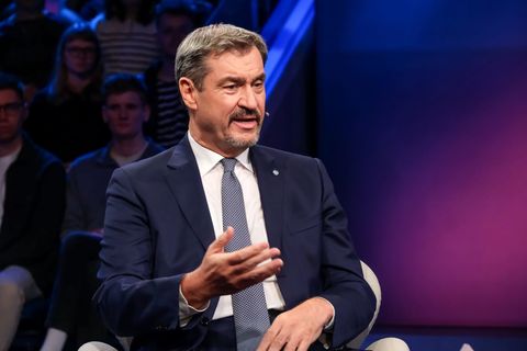 CSU-Parteichef Markus Söder stellt sich in seiner Heimatstadt Nürnberg den Fragen der Bürger.