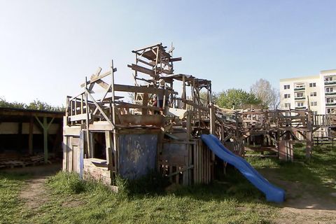 „Großbaustelle ist Kleinigkeit dagegen“: Spielplatz sorgt für Wut bei Anwohnern