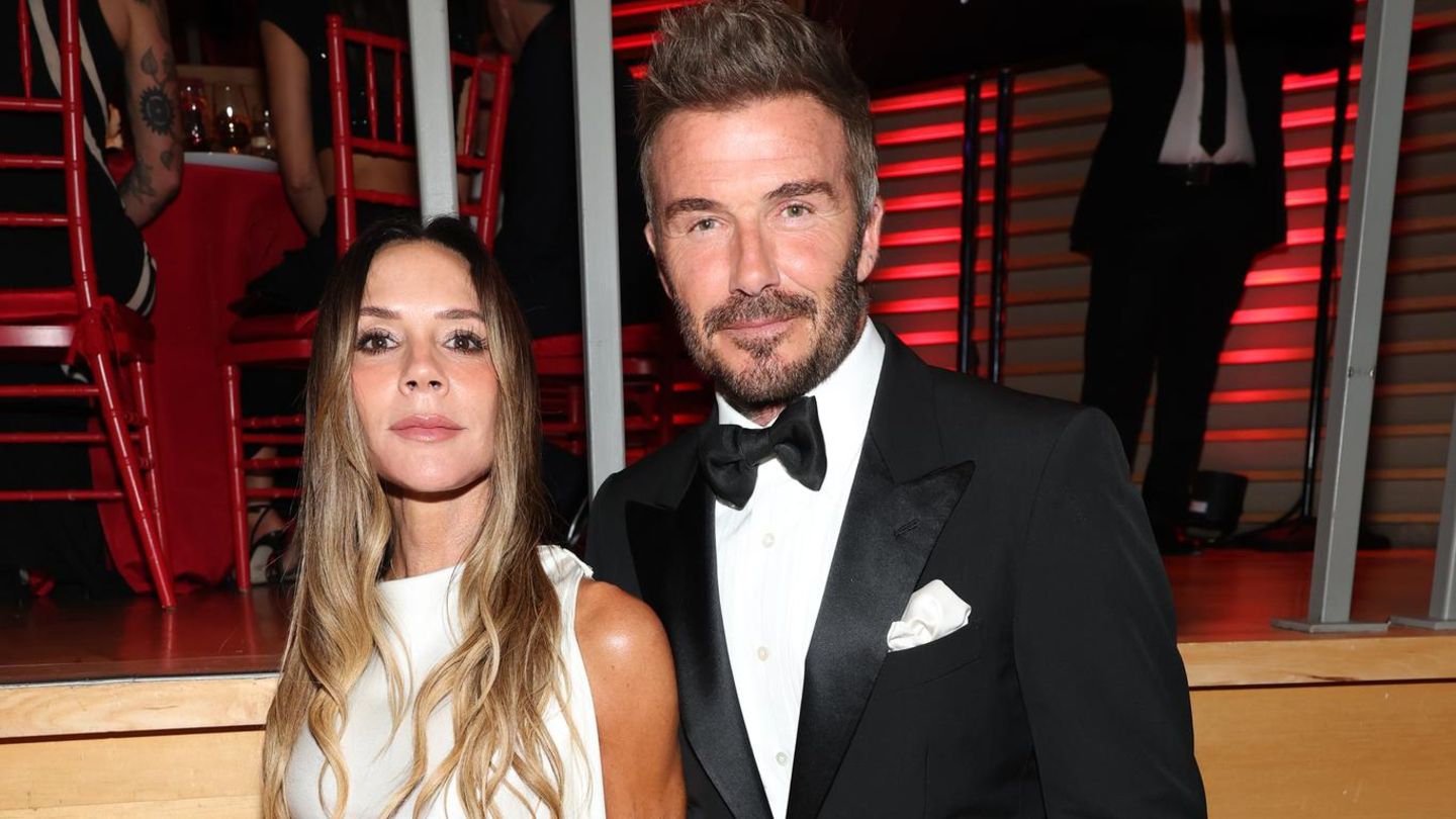 Comedian Nikki Glaser: „Lächle doch endlich mal“ – diesen Witz fand Victoria Beckham gar nicht lustig