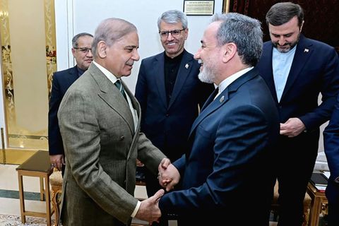 Araghtschi am Samstag mit Pakistans Premier Sharif
