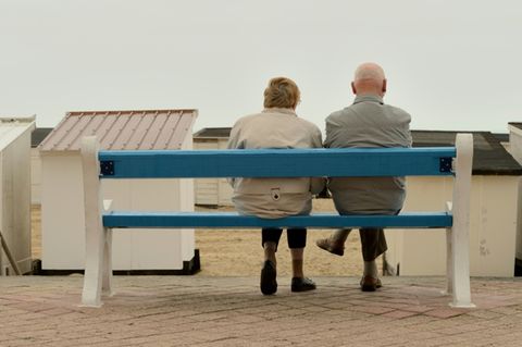 Senioren auf einer Bank