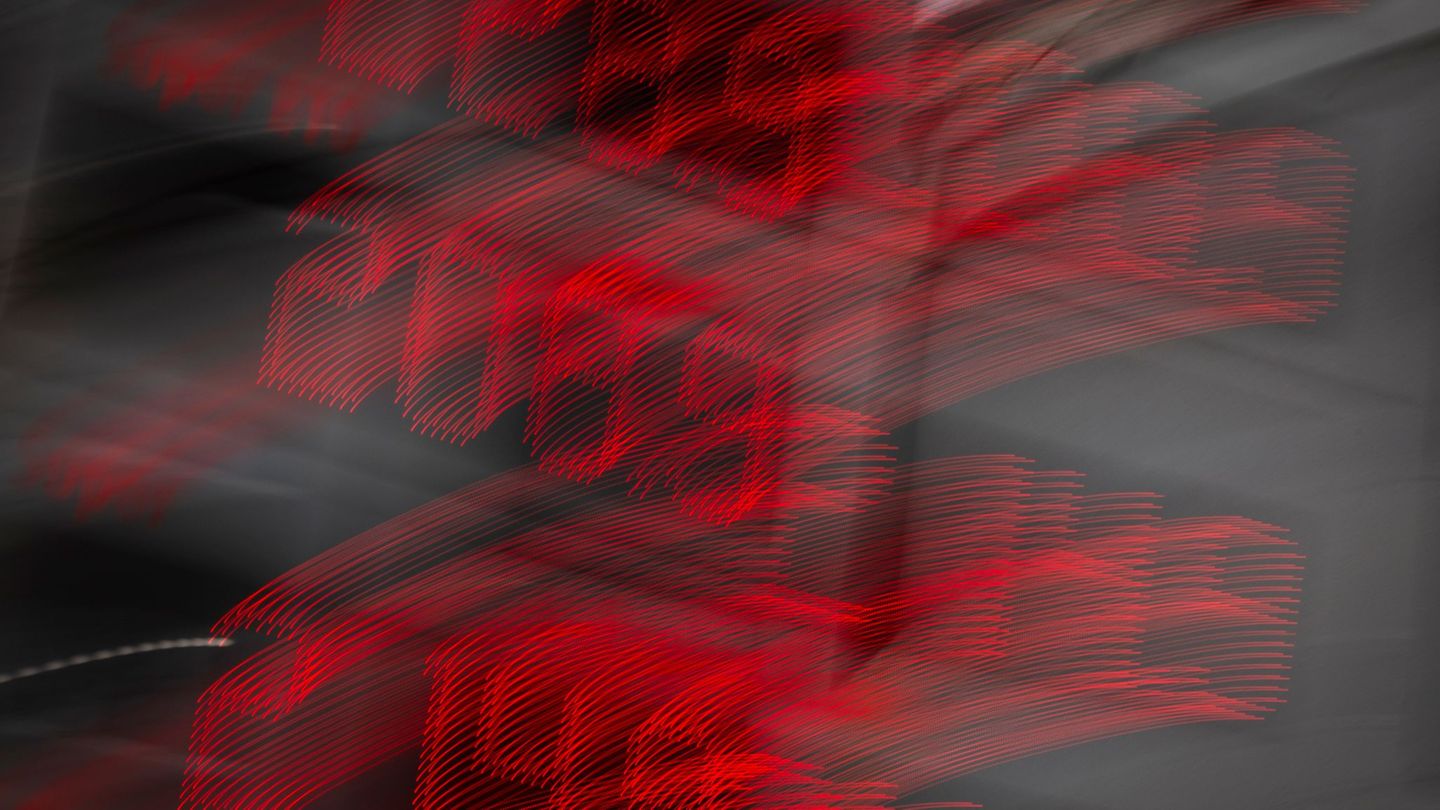 Die Spritpreise schwanken - die Regulierung mit der neuen 12-Uhr-Regel hat einer Studie zufolge die Margen der Mineralölkonzerne