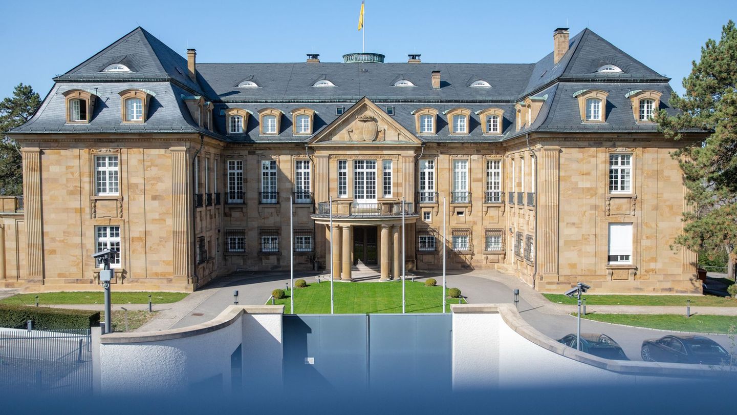 Wer künftig Hausherr in der Villa Reizenstein, dem Amtssitz des Ministerpräsidenten von Baden-Württemberg wird, ist ziemlich sic