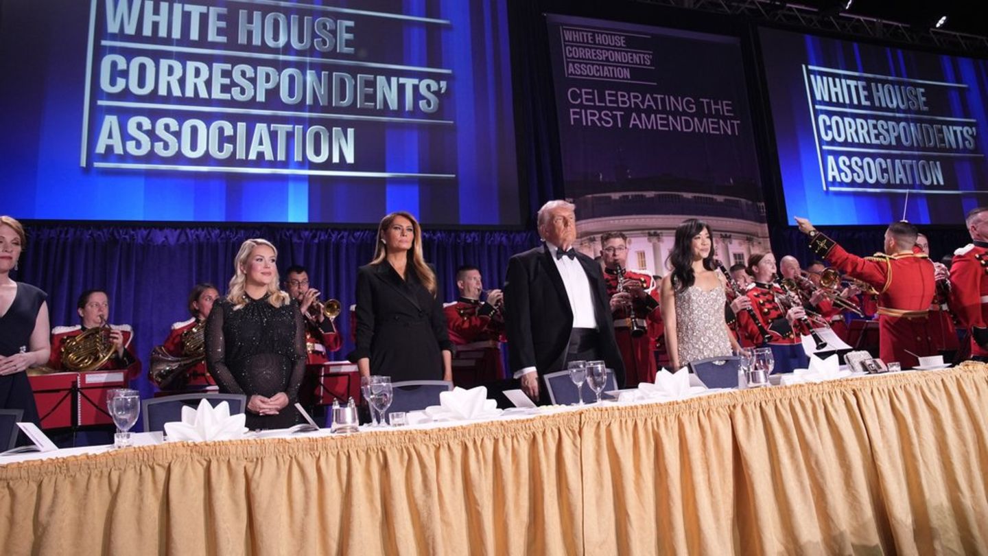 Donald Trump und Melania Trump beim Dinner der White House Correspondents' Association in Washington, DC, bevor Trump nach dem