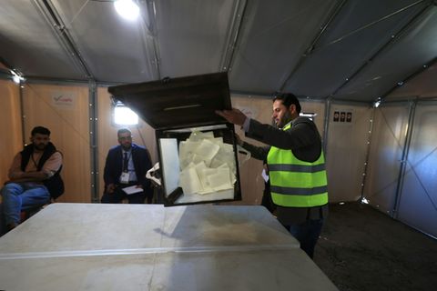 Stimmauszählung in Deir al-Balah im Gazastreifen