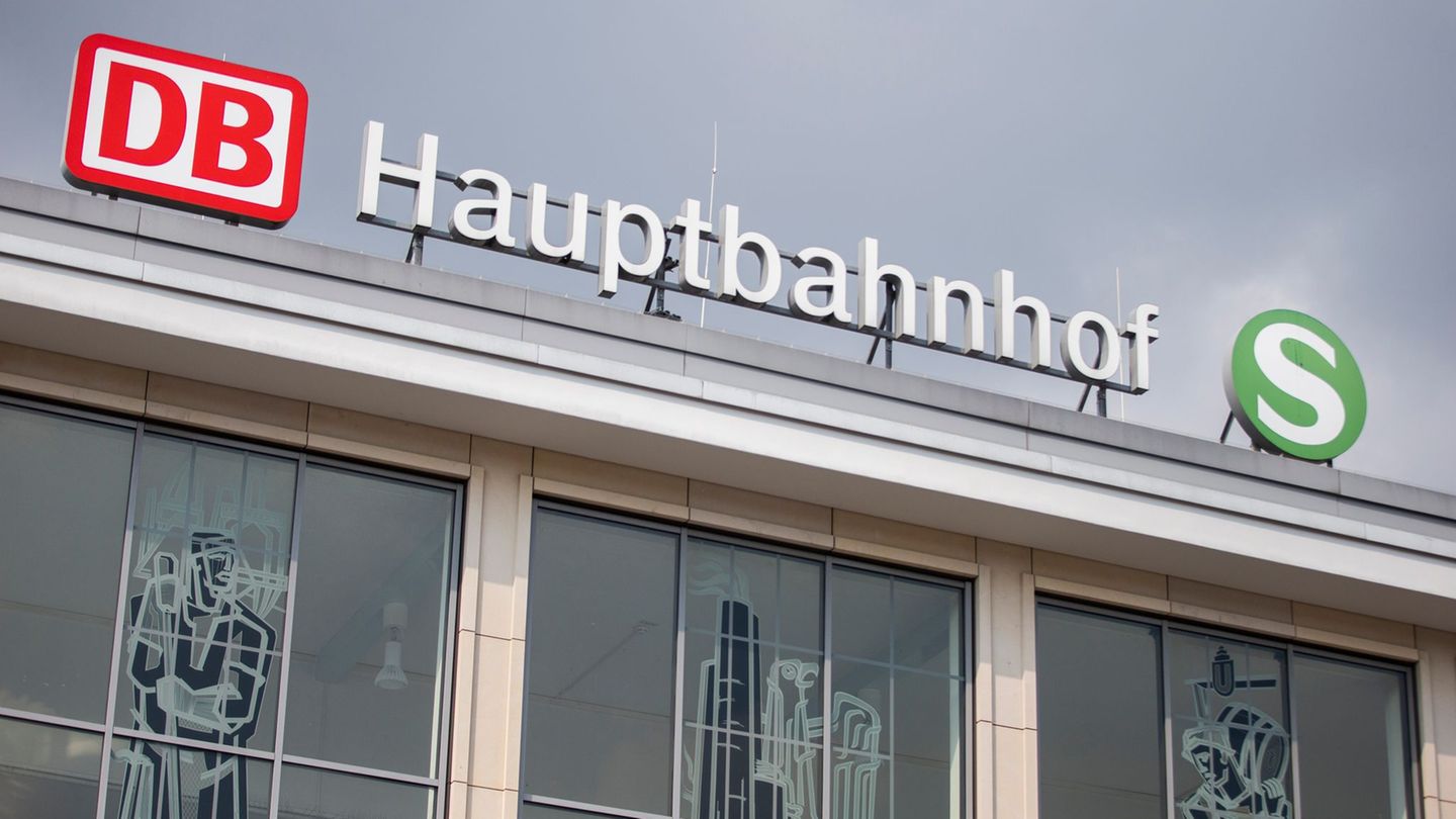 Die Polizei war am Dortmunder Hauptbahnhof im Einsatz. (Symbolbild) Foto: Thomas Banneyer/dpa