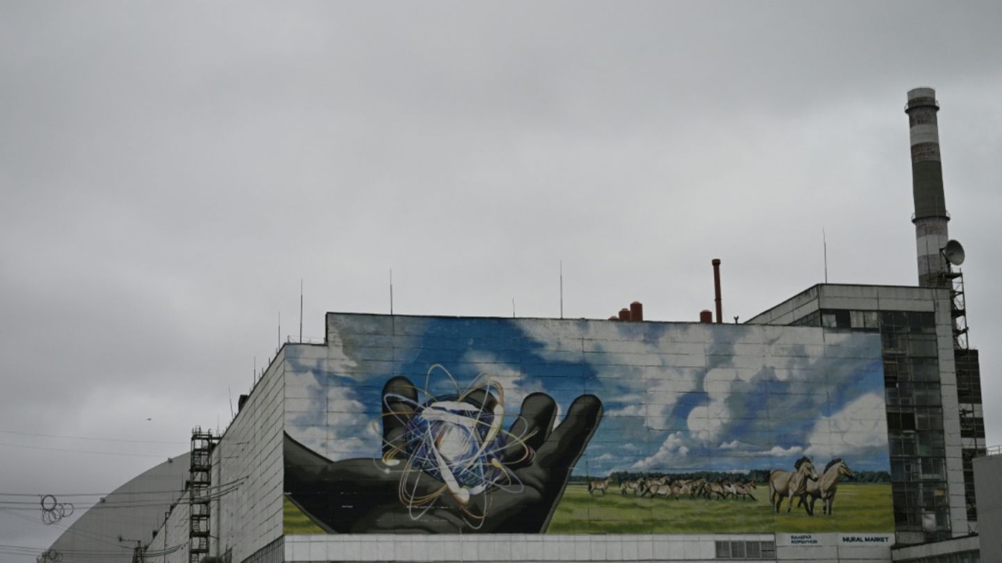 40. Tschernobyl-Jahrestag: Selenskyj wirft Russland "nuklearen Terrorismus" vor