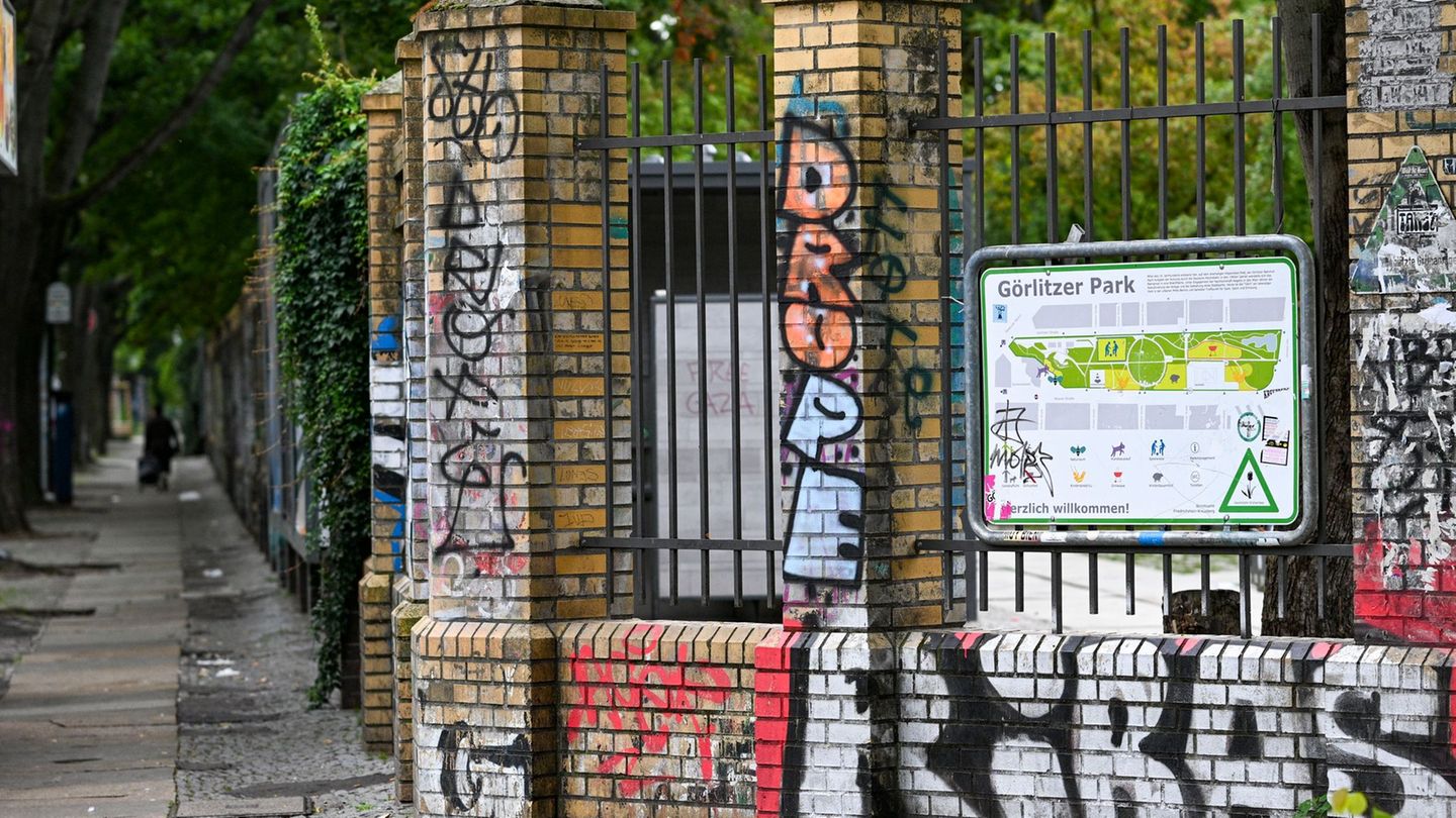 Vandalismus: Zaun am Görlitzer Park von Unbekannten beschädigt