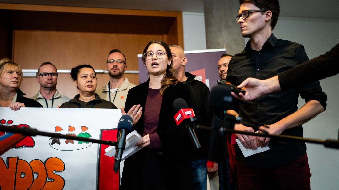 Die arbeitsmarktpolitische Sprecherin der Thüringer Linke-Fraktion Lena Saniye Güngör und der Linke-Fraktionschef Christian Scha