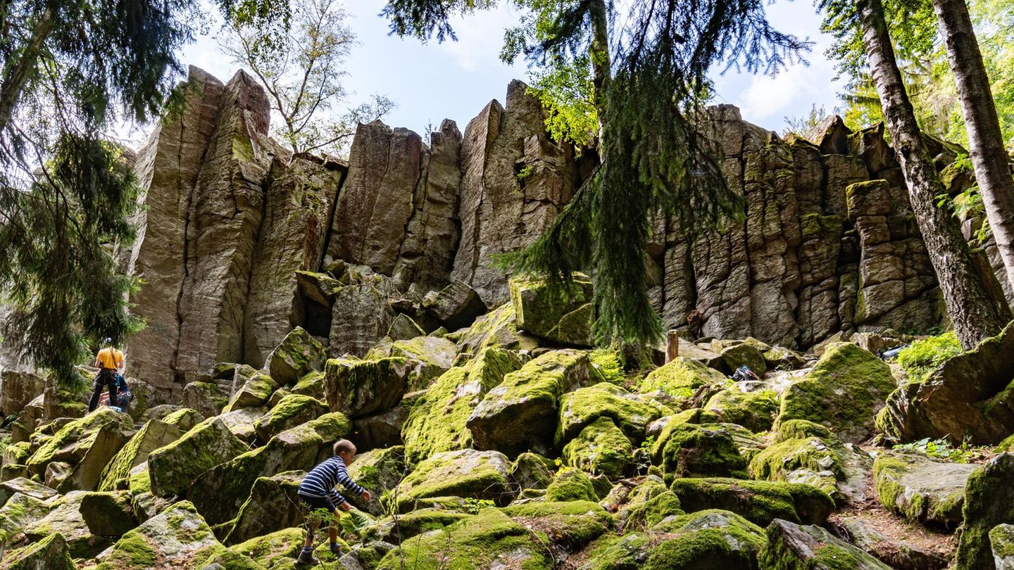Tiefer Fall: 72-Jähriger stürzt beim Klettern acht Meter in die Tiefe