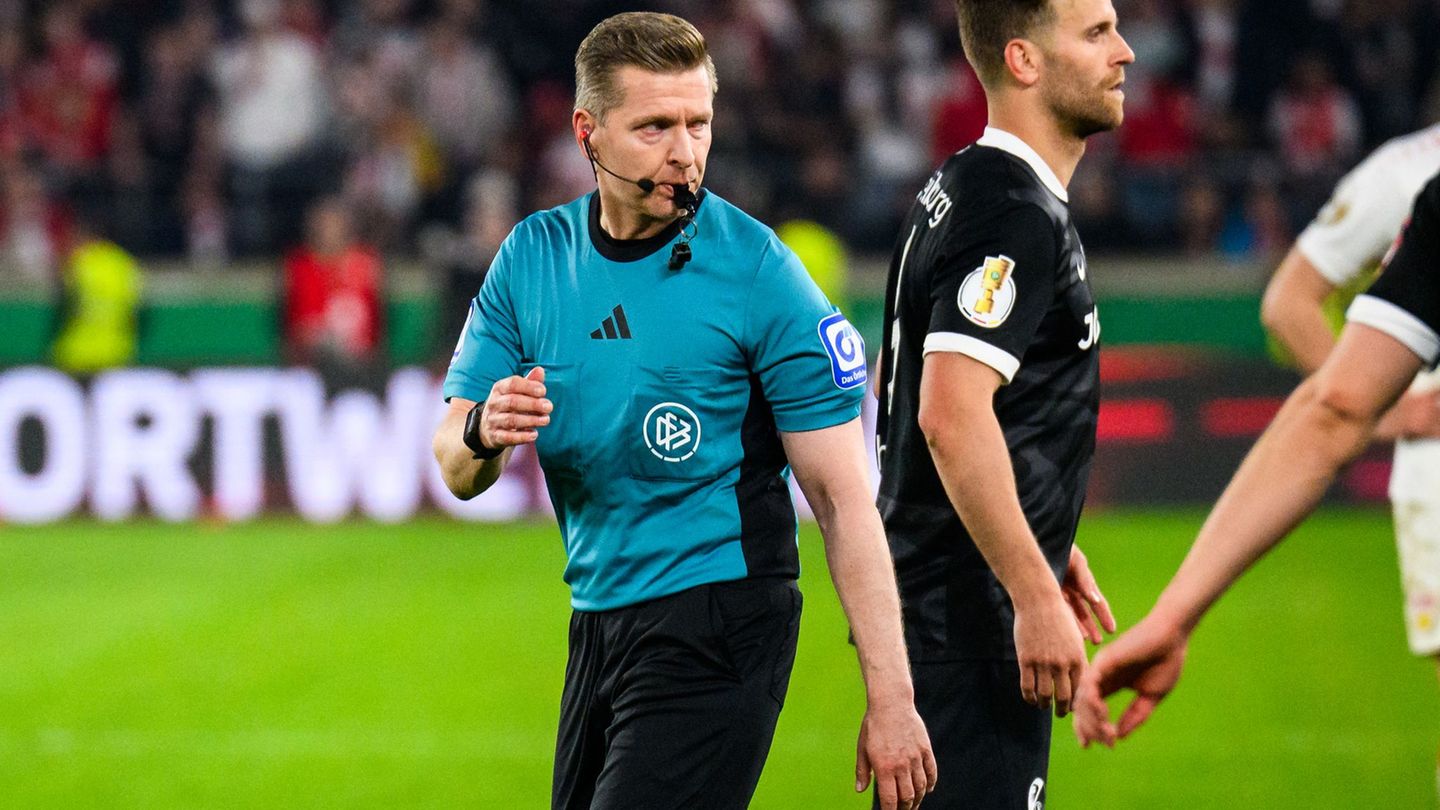 Tobias Welz steht nach dem Pokalspiel zwischen Stuttgart und Freiburg in der Kritik. (Archivfoto) Foto: Tom Weller/dpa