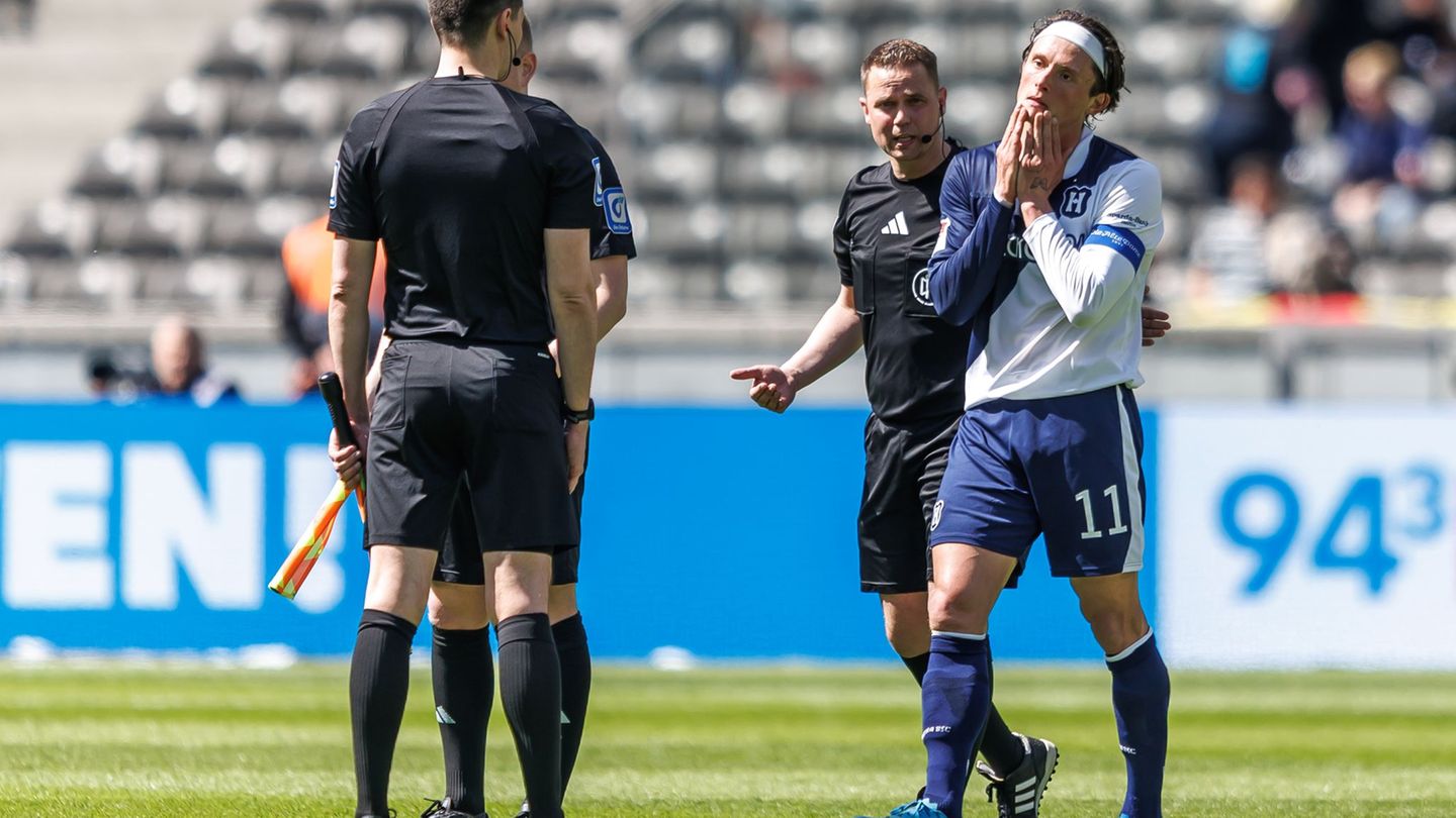 2. Bundesliga: Hertha bleibt unruhig: Überraschungswahl und harte Worte