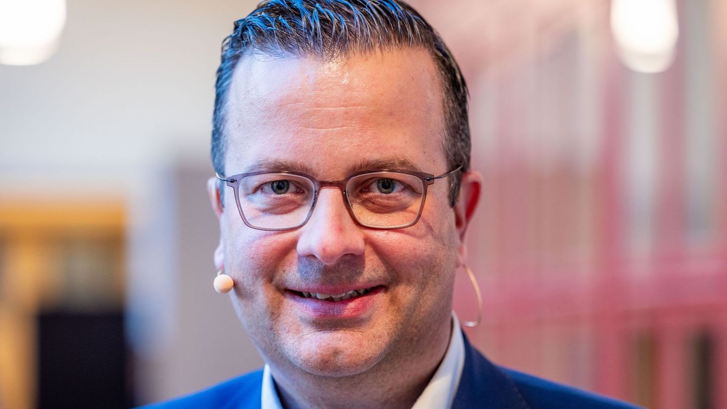 Der CDU-Politiker Sebastian Ehlers hat der SPD das Amt des Oberbürgermeisters von Schwerin abgejagt. (Archivbild) Foto: Jens Büt