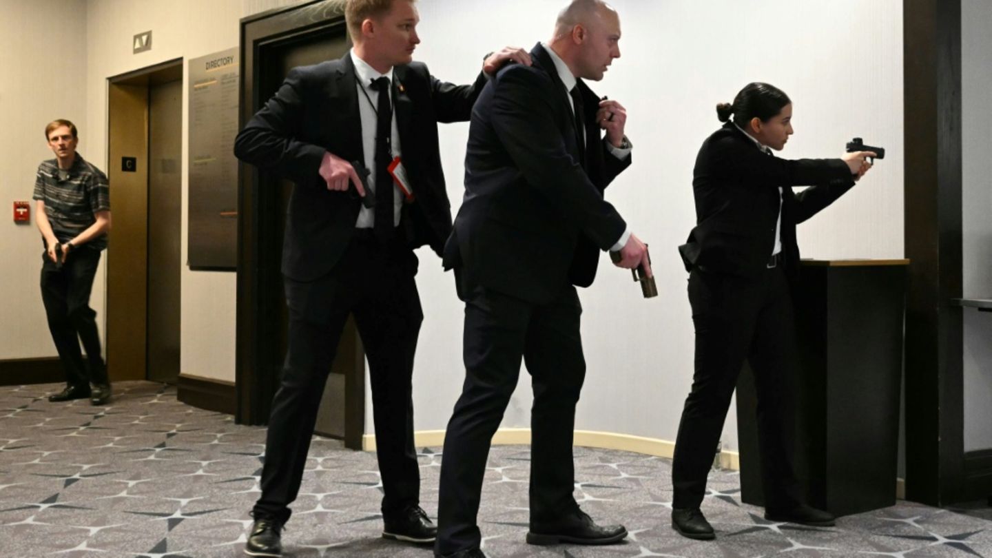 Schüsse am Rande von Dinner mit Trump - Präsident nennt Täter "gestört"