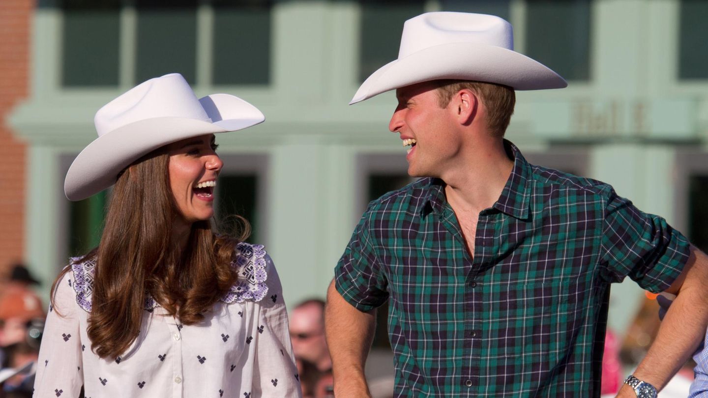 William und Kate 2011 mit Cowboyhüten in Kanada