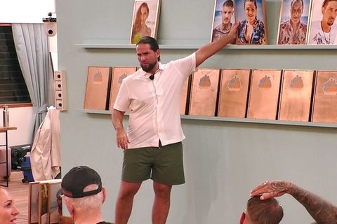 "Wand der Wahrheit": Nach der Frage nach dem lustigsten Kandidaten fühlt sich ein Promi beleidigt.