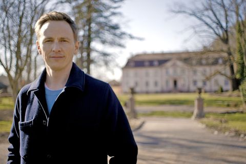 ZDF-Moderator Jochen Breyer taucht in die Welt des deutschen Adels: Wie viel Einfluss haben Barone und Gräfinnen noch heute?