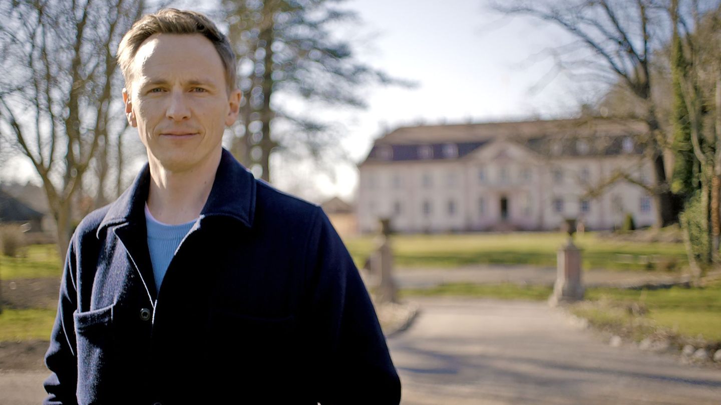 ZDF-Moderator Jochen Breyer taucht in die Welt des deutschen Adels: Wie viel Einfluss haben Barone und Gräfinnen noch heute?