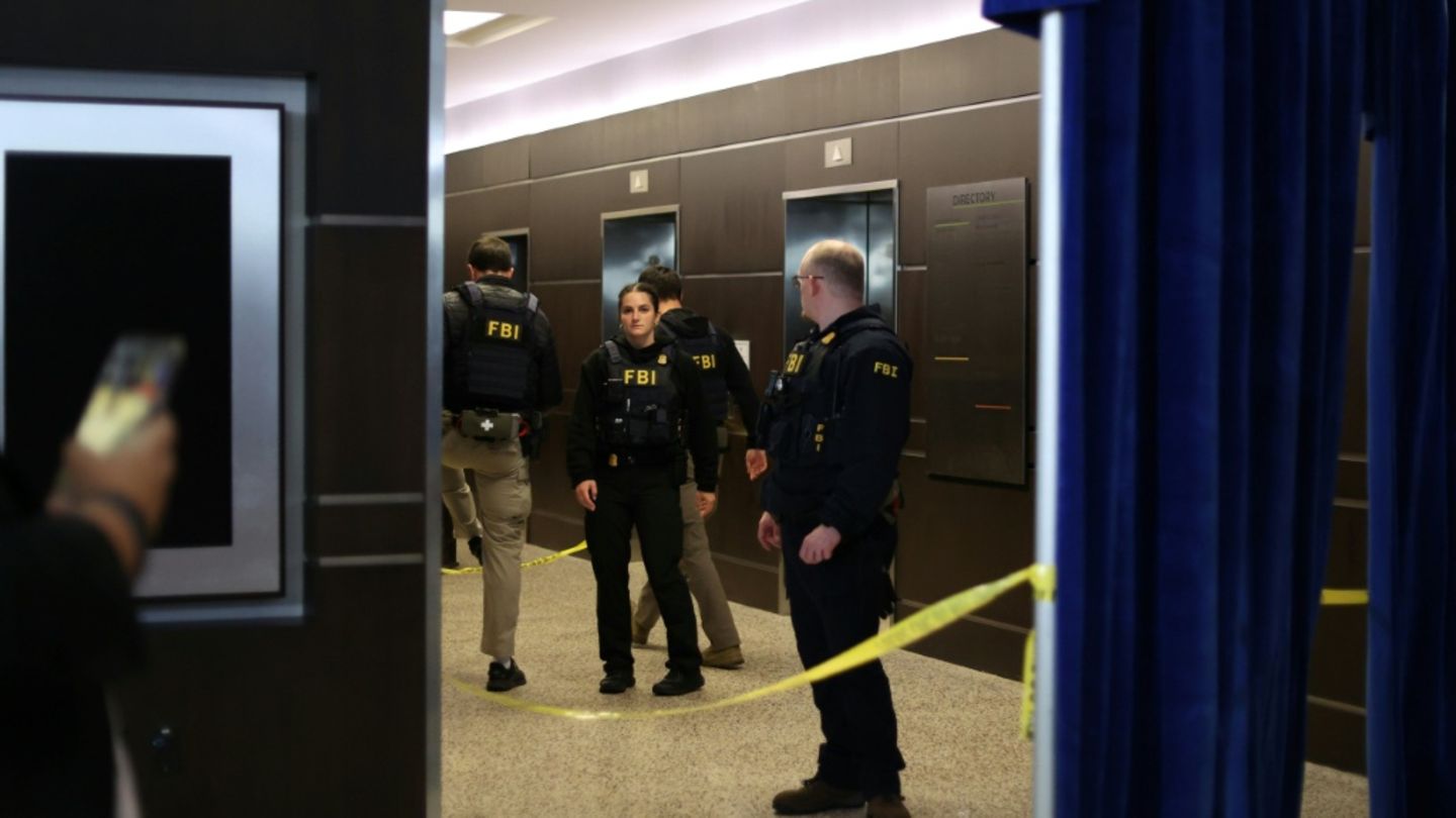 FBI-Beamte im Hilton-Hotel nach den Schüssen