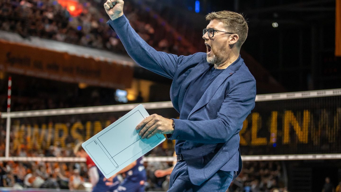 Gilt als bester Trainer Deutschlands: Lüneburg-Coach Stefan Hübner. (Archivbild) Foto: Andreas Gora/dpa