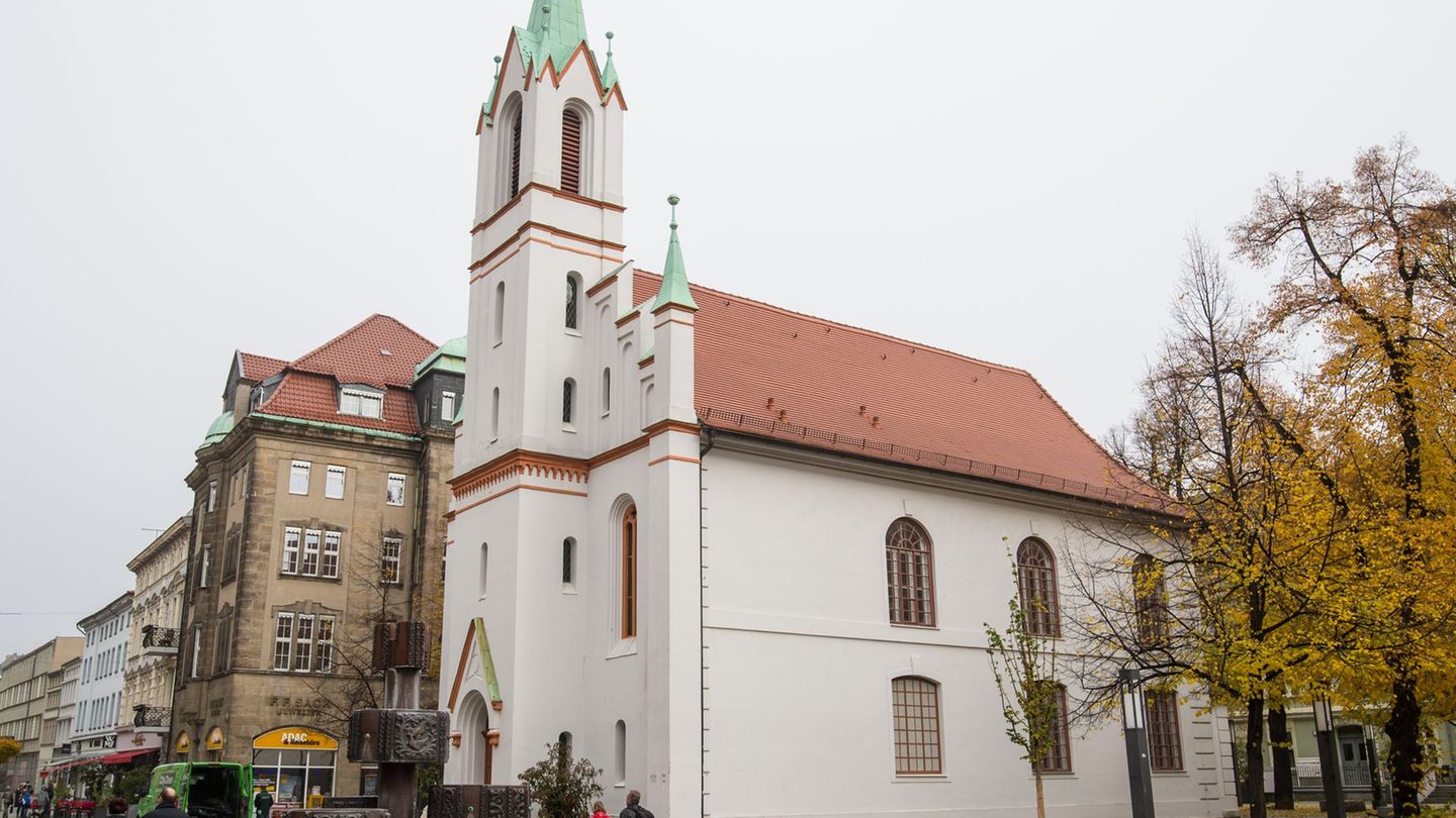 2015 wurde die Cottbuser Synagoge mitten in der Fußgängerzone eingeweiht. (Archivbild) Foto: picture alliance / dpa