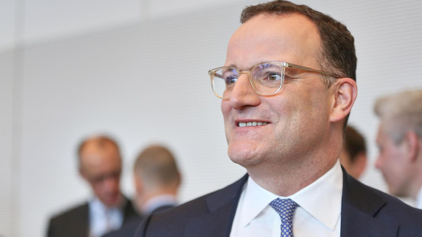 Ein Jahr Koalition: Wie Jens Spahn im Schatten des schwachen Kanzlers aufsteigt