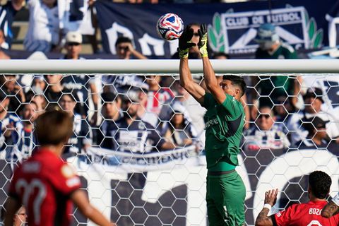 Esteban Andrada von Real Saragossa (Spanien) pariert (Archivfoto)