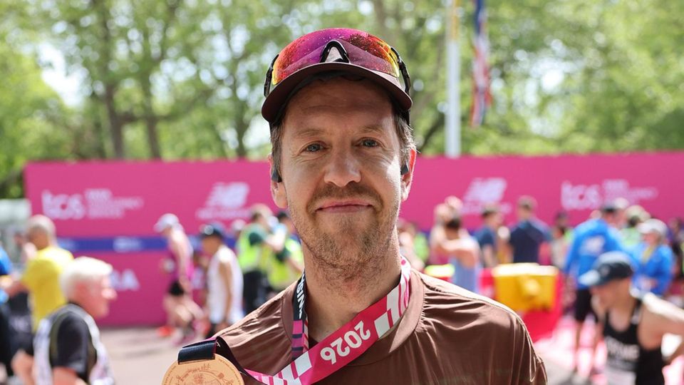 Sebastian Vettel ist sichtlich zufrieden mit seinem Ergebnis beim London Marathon