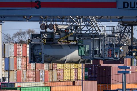 Sachsens Unternehmen spüren laut einer IHK-Umfrage die Folgen der Nahostkrise deutlich. (Symbolbild) Foto: Hendrik Schmidt/dpa