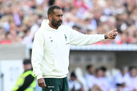 Trainer Daniel Thioune holte mit Werder beim Champions-League-Kandidaten VfB Stuttgart einen Punkt. Foto: Bernd Weißbrod/dpa