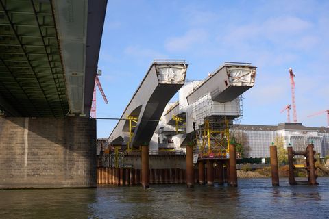 Ein Koblenzer Brückenprojekt vor mehreren Monaten - Brücken-, Straßen- und Schienenbau in Hessen sollen beschleunigt werden. Fot