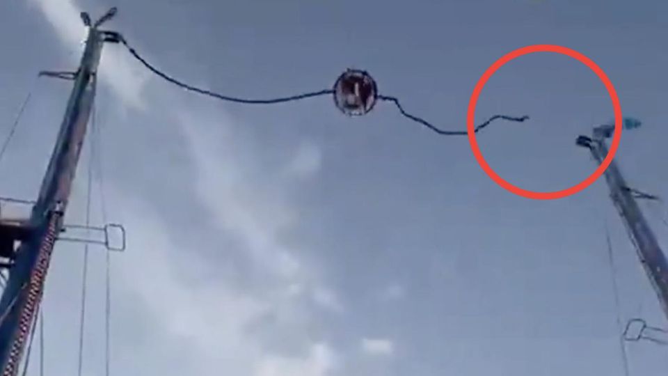 Bungee-Seil von Kirmes-Schleuderkugel reißt plötzlich